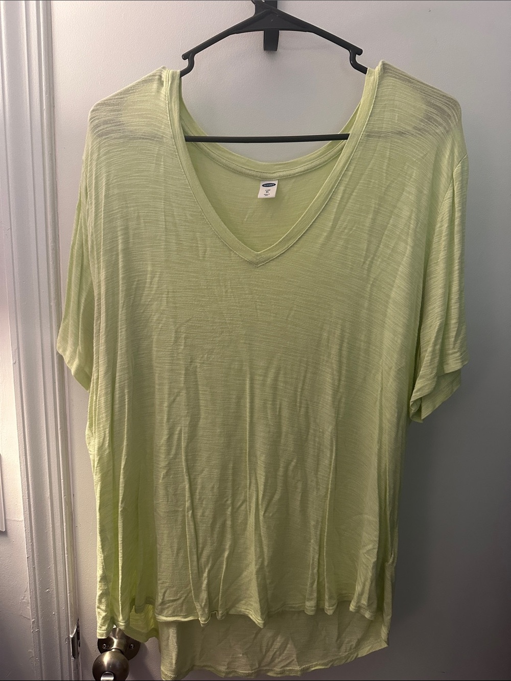 Old Navy Light Lime V-Neck Short Sleeve Tee